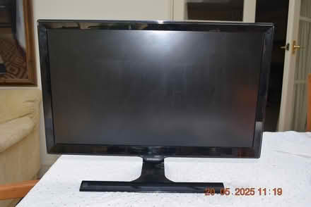 Photo of free PC monitor, 22 inches, Samsung (Wallingford OX10) #1