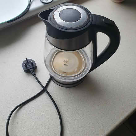 Photo of free old kettle (working) (mansfield, NG18) #1