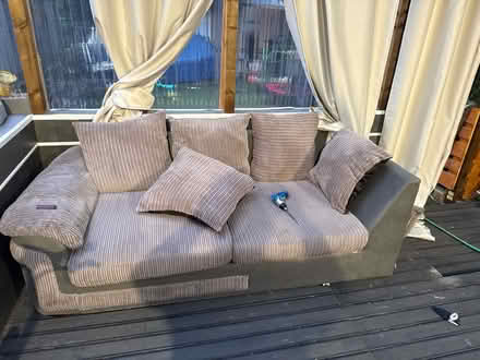 Photo of free Sofa (Sm45rs 33 Hazelwood avenue) #4
