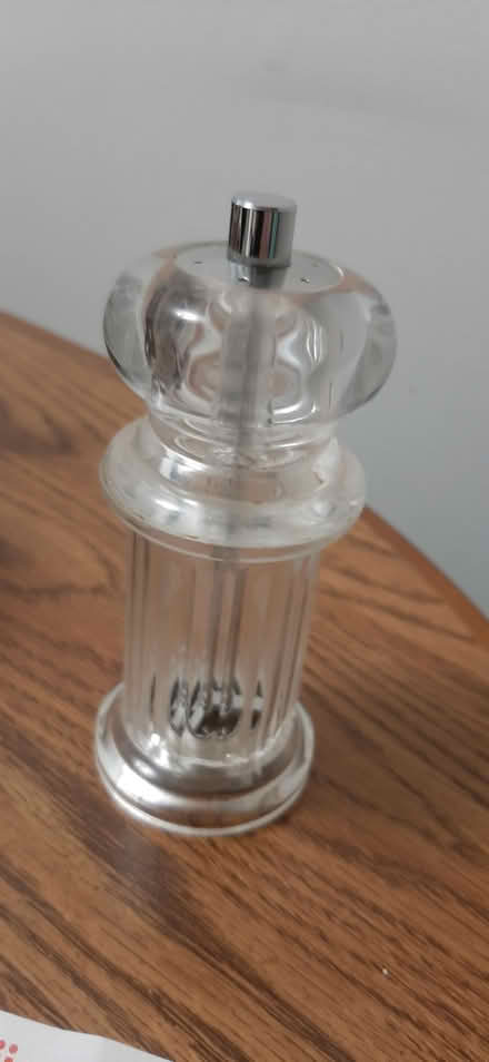 Photo of free Salt pepper shaker (Farmington Hills) #2