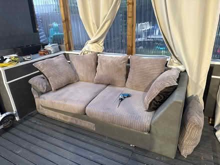 Photo of free Sofa (Sm45rs 33 Hazelwood avenue) #3