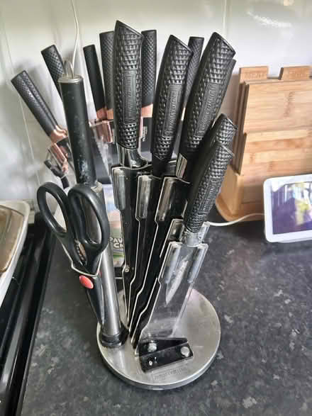 Photo of free Knife set (Howlands AL7) #1