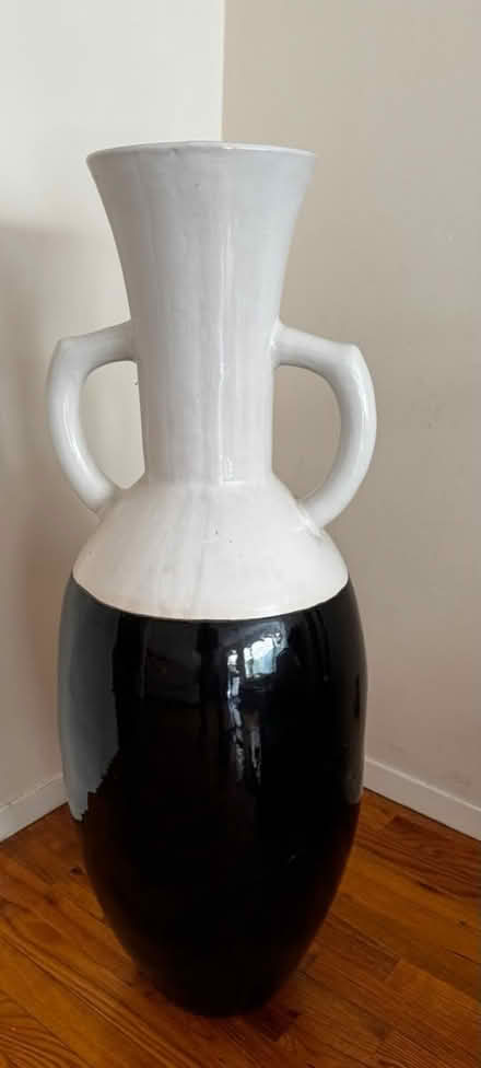 Photo of free Very large vase/planter (Briarwood Jamaica) #1