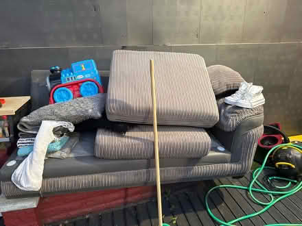 Photo of free Sofa (Sm45rs 33 Hazelwood avenue) #2