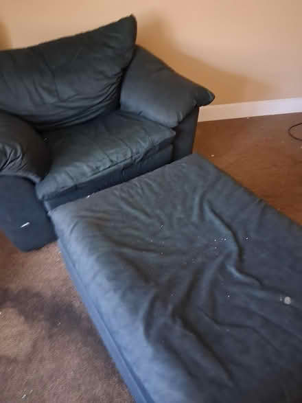 Photo of free Big louge chair (1531 Pine Saint louis) #1
