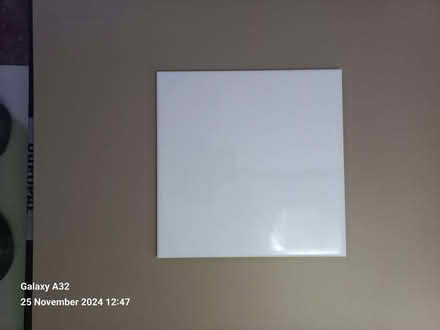 Photo of free gloss white domestic tiles 20x20cm (The Nurserylands TW12) #1