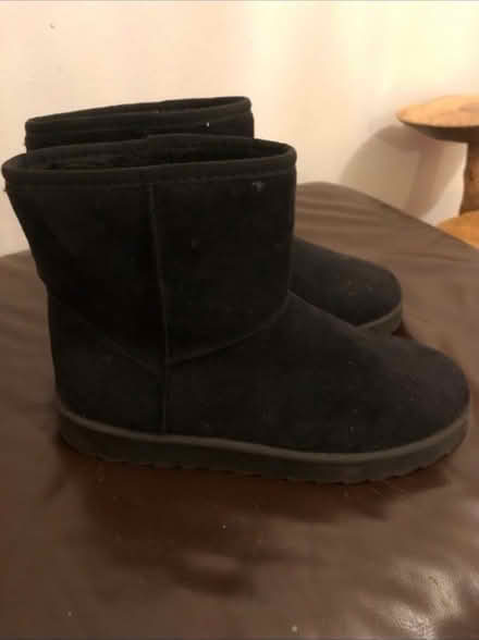 Photo of free Faux fur lined boots (Cheshunt En8) #2