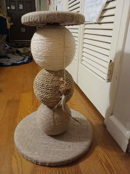 Photo of free Cat scratching post (Mountain View near downtown) #1