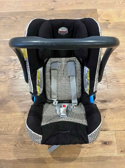 Photo of free Britax Ròˆmer Baby-Safe Newborn Car Seat Birth - 13kg (Astley Abbots WV16) #2