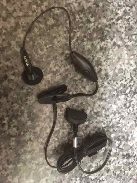 Photo of free unused Nokia earphone (Queens Park CM12) #1