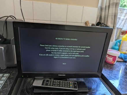 Photo of free digital TV with remote (Temple Rhydding BD17) #1