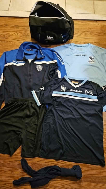 Photo of free Men Soccer gears M-L (clarkson lorne park area) #1