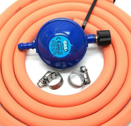 Photo of 907 gas bottle regulator and hose (Whitemans Green RH17) #1