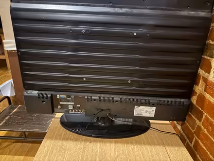 Photo of free Samsung TV (West Baltimore) #2
