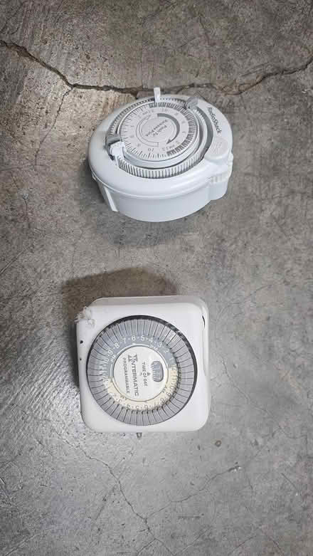 Photo of free Mechanical outlet/light timers (Mountain View, Cuesta Park) #1