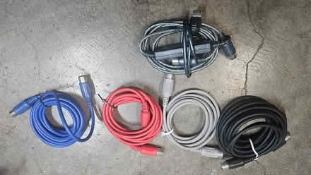 Photo of free Midi/USB hub and 4 midi cables (Mountain View, Cuesta Park) #1