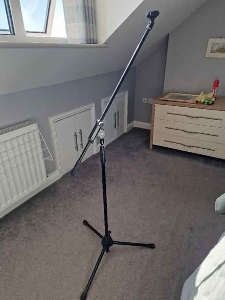 Photo of free Microphone stand (Matlock DE4) #1