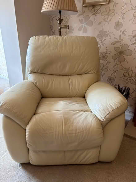 Photo of free Electric recliner armchair (Auchtermuchty KY14) #3