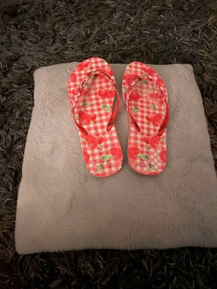 Photo of free Primark flip flops size 5-6 NEW (SK1) #1