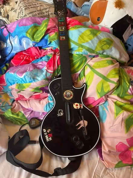 Photo of free PS3 guitar hero guitar (Long ditton) #1
