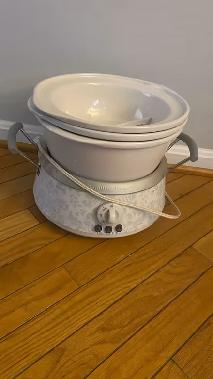 Photo of free Slow cooker (Alexandria , VA) #1