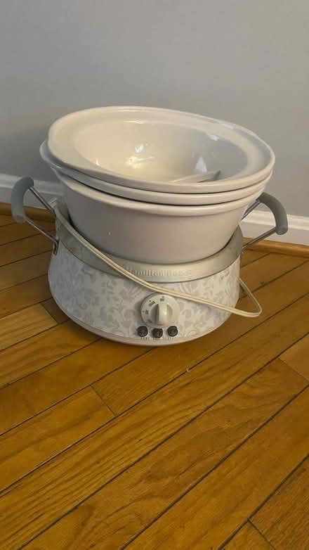 Photo of free Slow cooker (Alexandria , VA) #1