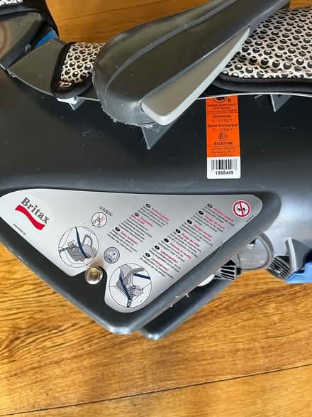 Photo of free Britax Ròˆmer Baby-Safe Newborn Car Seat Birth - 13kg (Astley Abbots WV16) #4