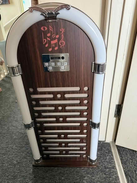 Photo of free Bluetooth jukebox (Lancing BN15) #1