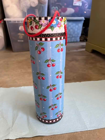 Photo of free Tall gift box (Fremont Gomes area) #1