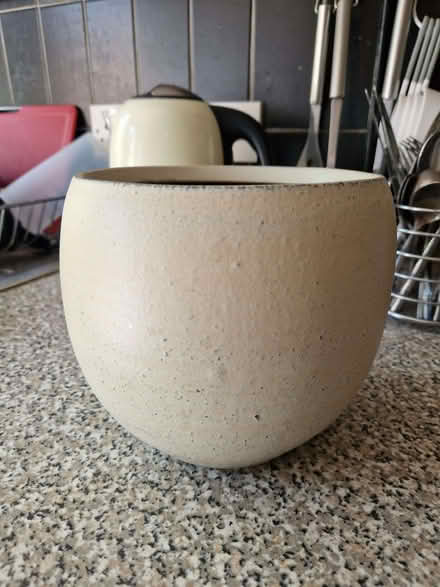 Photo of free Indoor plant pot (GU12) #1