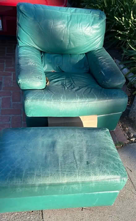 Photo of free leather arm chair and ottoman (Mar vista) #1
