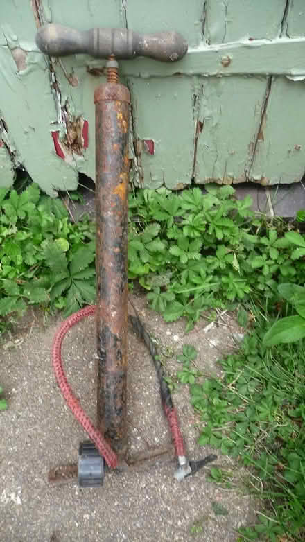 Photo of free Vintage foor pump (Aylestone LE2) #1
