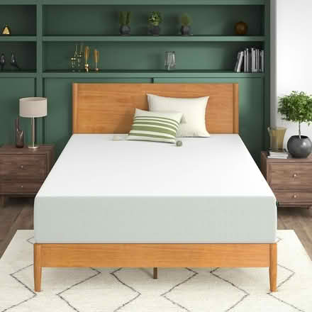 Photo of free mattress Queen hardly used (North beach, Telegraph hill) #1