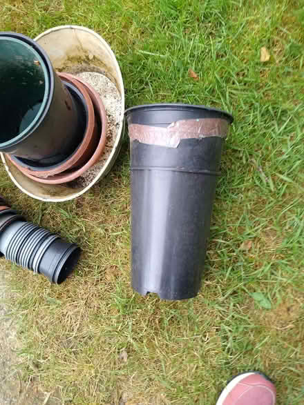 Photo of free Pots (DA12) #1