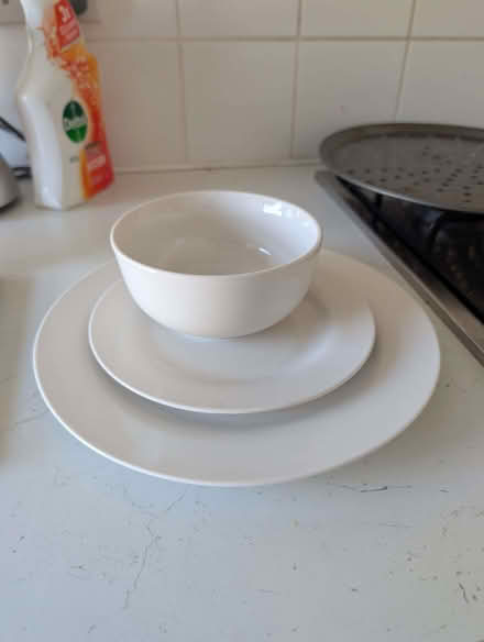 Photo of free Plates and bowls! (Streatham Hill SW2) #1