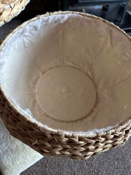 Photo of free Cat bed with scratching post (Ashford TW15) #4