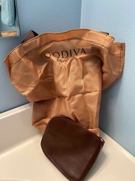 Photo of free Convenient Shopping Bag (Erin Mills) #2