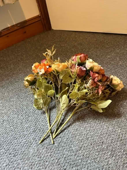 Photo of free Artificial Flowers Set (So19 9ah) #1