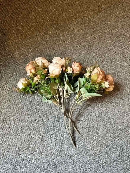 Photo of free Artificial Flowers Set (So19 9ah) #3