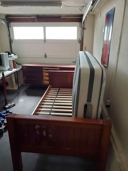 Photo of free Twin Luxury Beautyrest Mattress (Oakland) #2