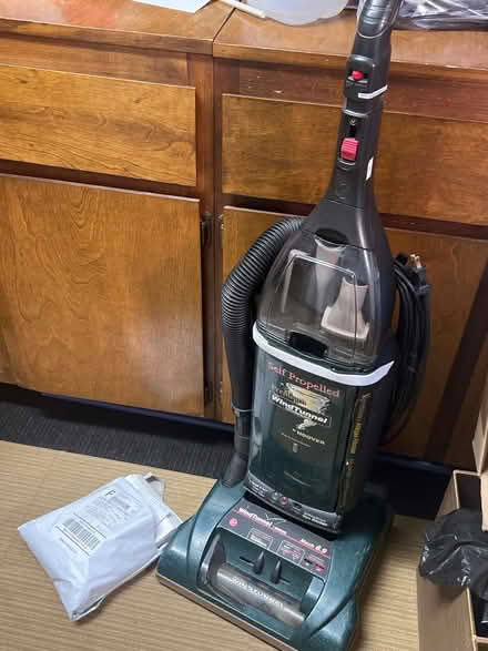 Photo of free Hoover vacuum (WM. Brookhurst and bolsa) #1