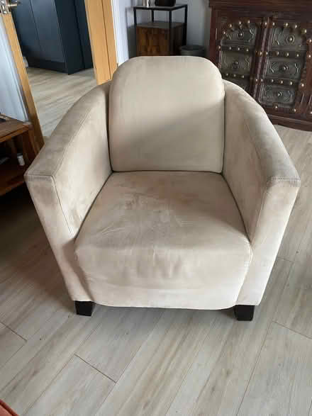 Photo of free Cream armchairs (Donisthorpe DE12) #1