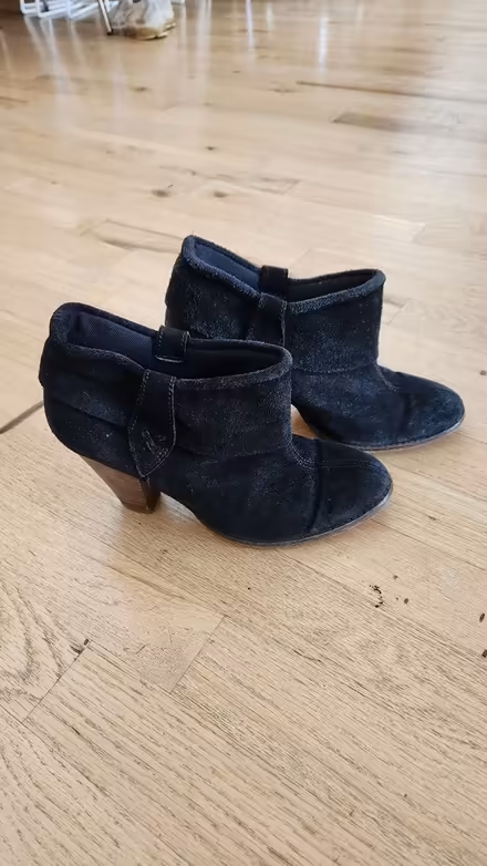 Photo of free Women shoes size US 6.5 suede (East Williamsburg) #3