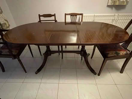Photo of free Dining table and 5 chairs (AL1) #1