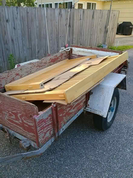 Photo of free Wood Bed Frame, Queen Size (Newport News, Bruton Ave) #4