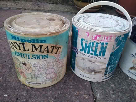 Photo of free Oldish paint tins (DA12) #3