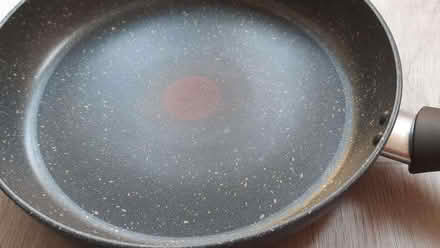 Photo of free 10 inch heavy frying pan (Maybury Hill GU22) #4