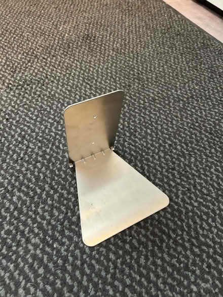 Photo of free Floating book shelve (Jennetts park RG12) #1