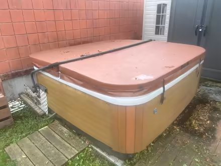 Photo of free Hot Tub - needs motherboard (West Brighton, Staten Island) #1