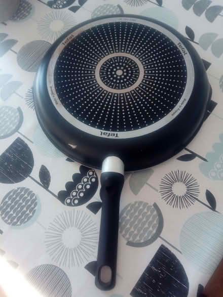 Photo of free Very large Tefal pan (excellent condition, like new) (Oxford OX1) #1